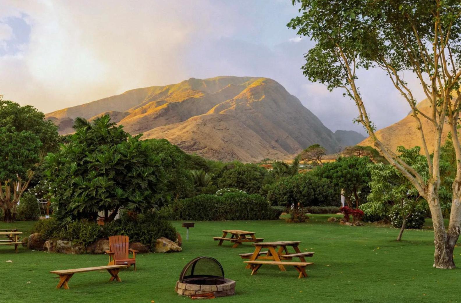 Embark On A Journey Through Maui With Aloha Glamp'S Jeep And Rooftop Tent Allows You To Discover Diverse Campgrounds, Unveiling The Island'S Beauty From Unique Perspectives Each Day Paia Exterior photo